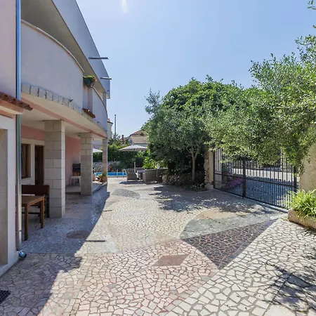 Apartament Romantika-2 By Interhome